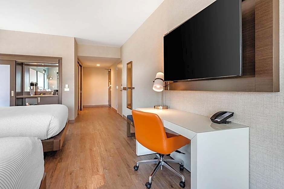 Cambria Hotel Minneapolis Downtown