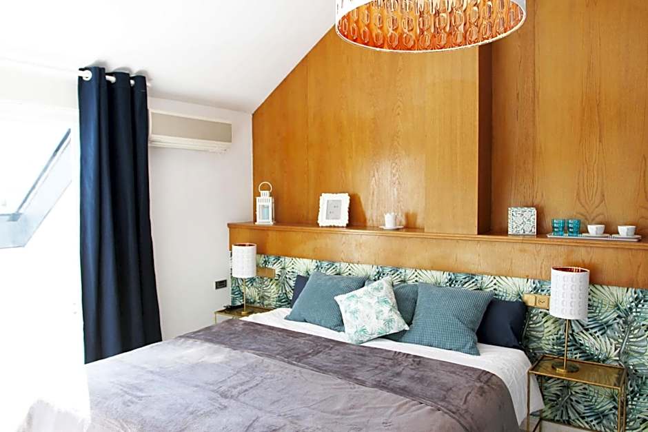 Hugo Beach Hotel & Apartments