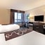 La Quinta Inn & Suites by Wyndham Detroit Utica