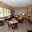 Cobblestone Inn & Suites - Denison | Majestic Hills