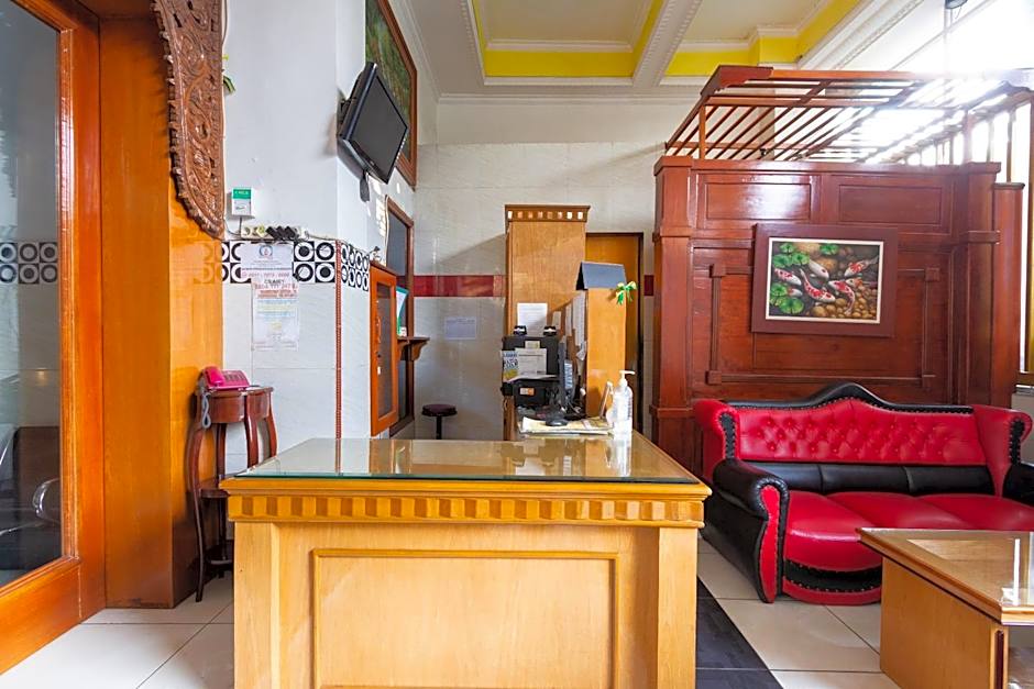 Homestay Gayatri Sawojajar near Univ Negeri Malang Kampus 2 Mitra RedDoorz