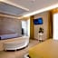 White Suite & Apartments