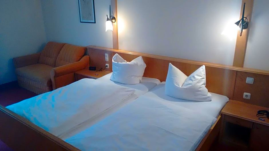 Altstadt- und Businesshotel Pfaubräu - Brauereigasthof - Frühstücksbuffet - kostenfreie Radgarage - Hunde willkommen