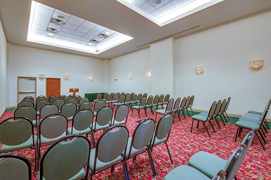 Holiday Inn Express Hotel & Suites Greensboro-East, an IHG Hotel