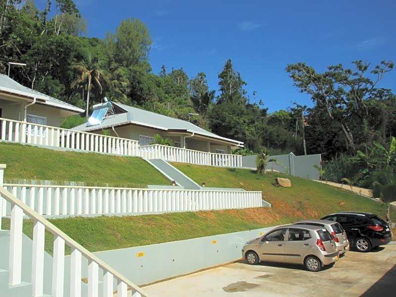 Surfers Beach Self Catering Chalets