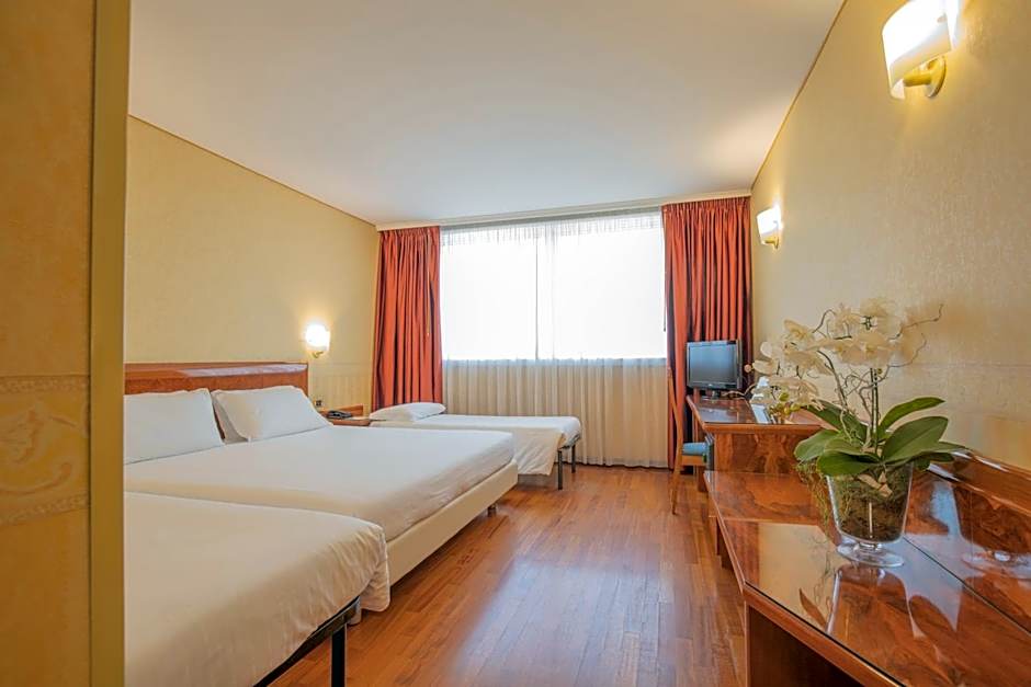 Montresor Hotel Tower