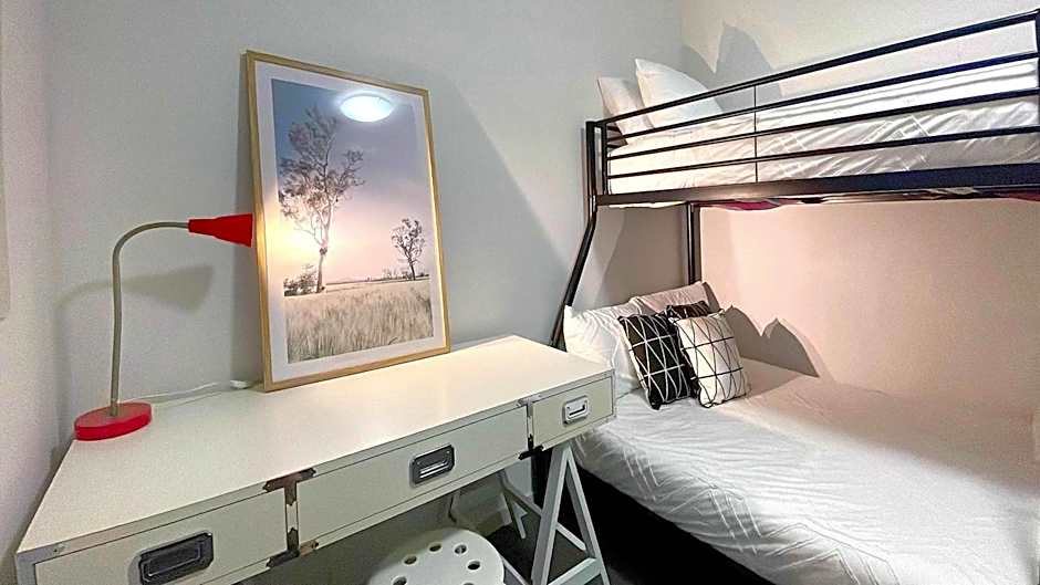 MetaWise 2BR Apartment in Heart of Hurlstone Park