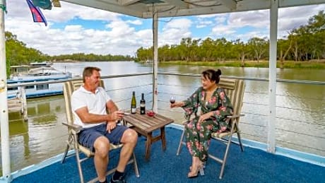Paddleboat Coonawarra