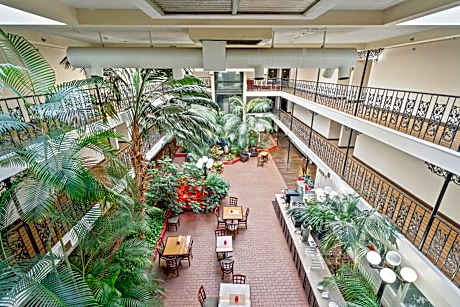 Coratel Plus Suites Wichita West Airport