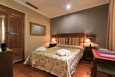 Interior Economy Doble Room