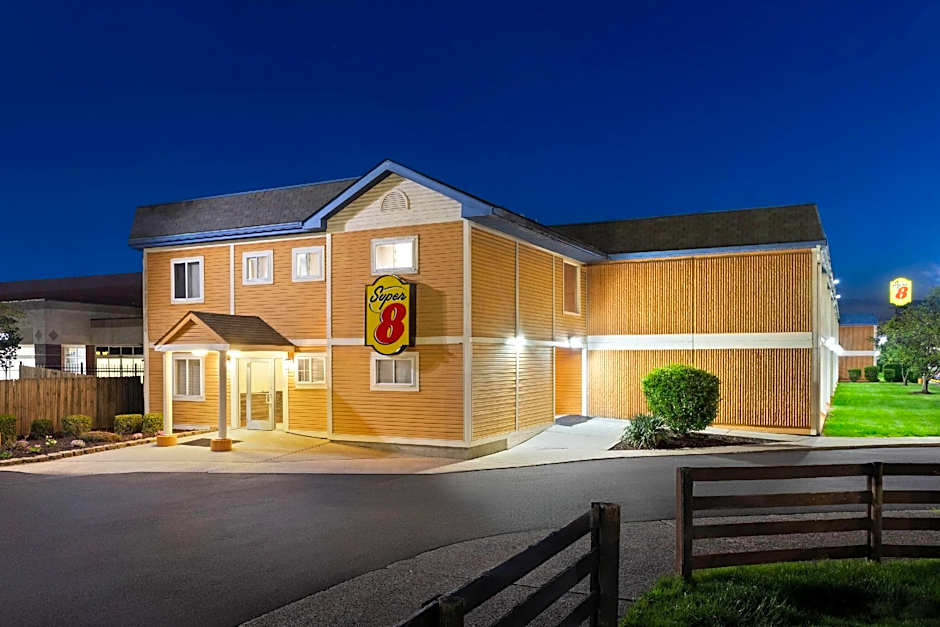 Super 8 by Wyndham Columbus – Columbus, OH