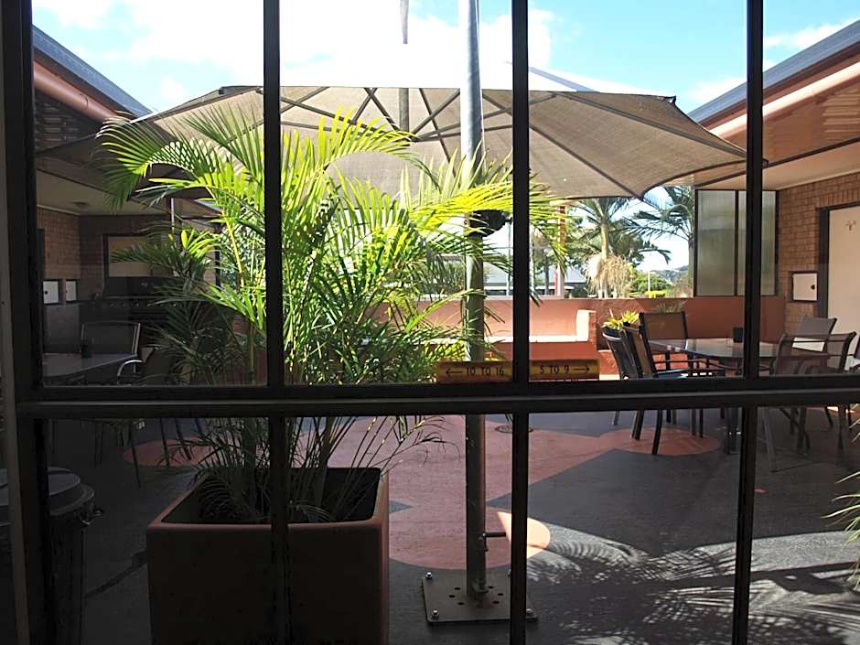 Lancaster Court Motel