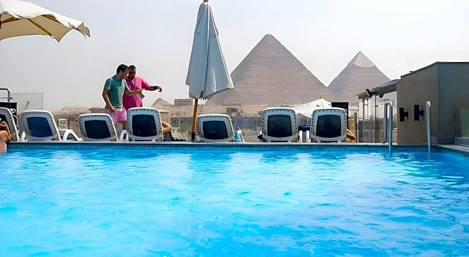 Pyramid Front Hotel
