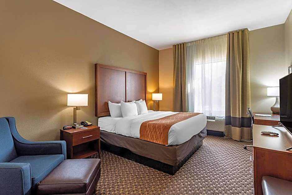 Comfort Inn & Suites Atoka-Millington