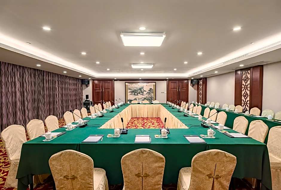 IU Hotel Zhanjiang Haibin Park Seaview Corridor