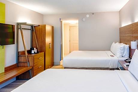 Standard Queen Room with Two Queen Beds