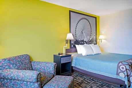 1 Queen Bed Non-Smoking