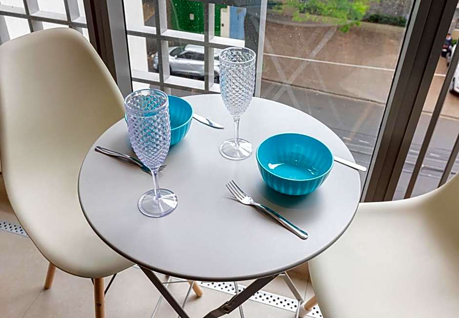 Easy Star - Lindo Studio na m elhor localização do Brooklin!- ZR01H