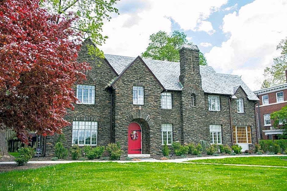 The Manor on Front