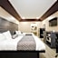 Sapphire Inn & Suites
