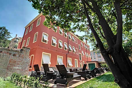 Double or Twin Room with Garden View