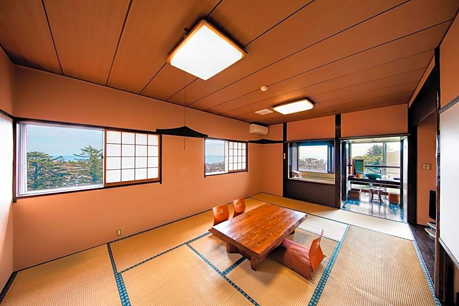Quadruple Room with Private Bathroom — 4 fotoğraftan 1. fotoğraf