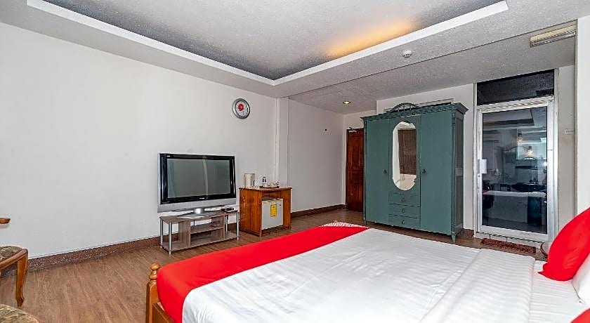 OYO 89864 Hotel Holiday Park