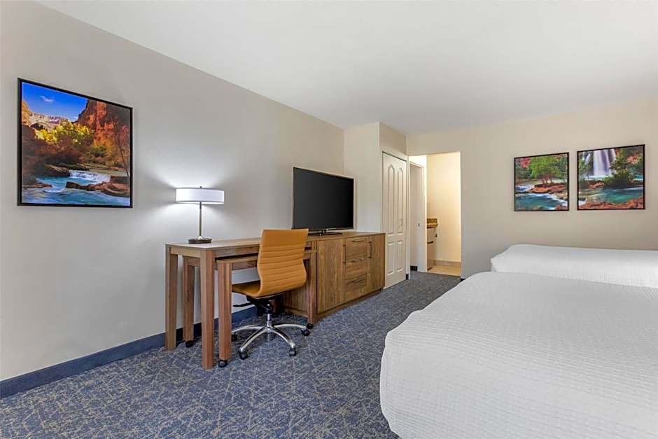 Best Western Plus A Wayfarer's Inn & Suites