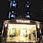 Titanic Residence-7 minute walk to the Beach