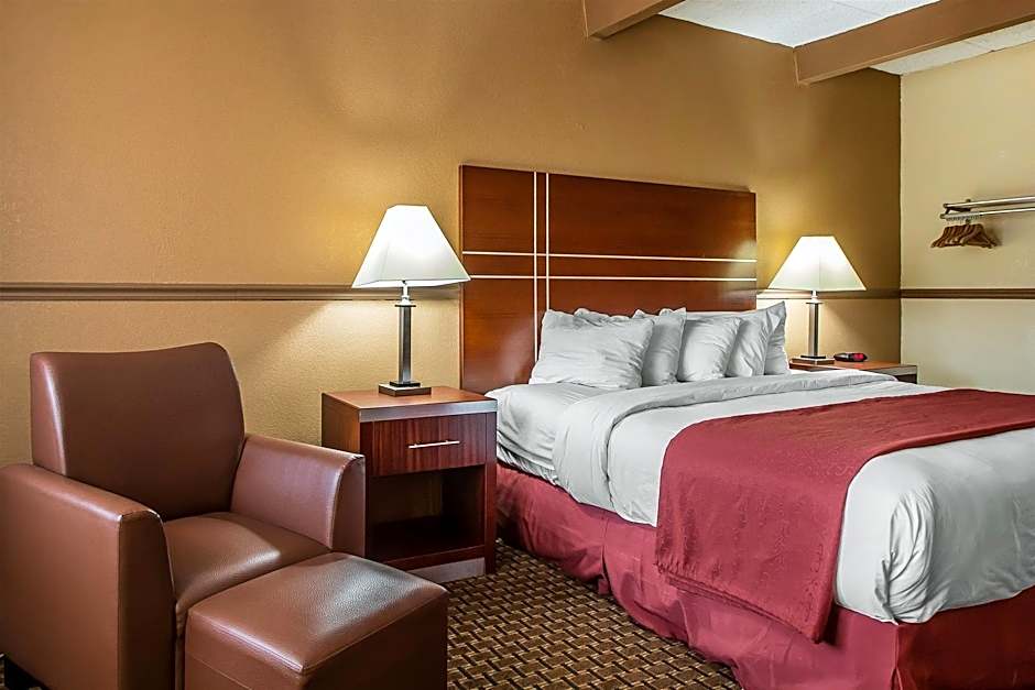 Quality Inn East Dubuque