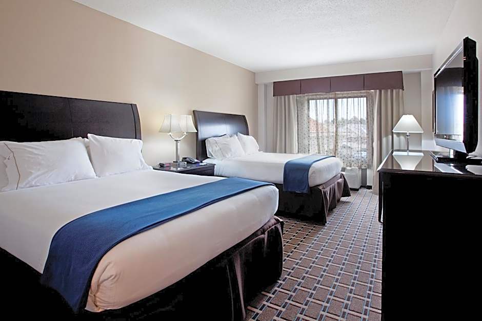 Holiday Inn Express & Suites Hope Mills-Fayetteville Arpt by IHG