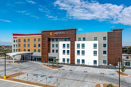 La Quinta Inn & Suites by Wyndham Eagle Pass