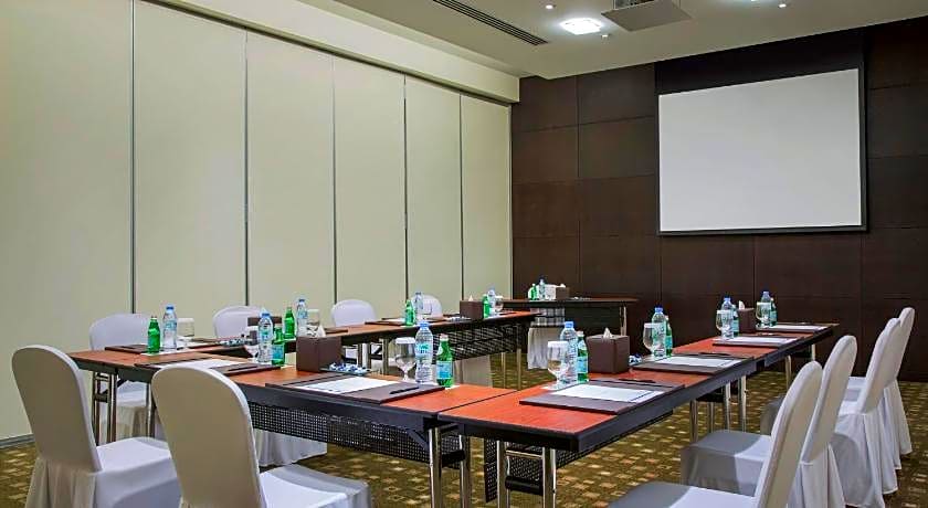 Yas Plaza Marina By Ihg