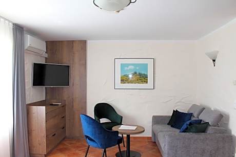 Apartment (1-2 Adults)