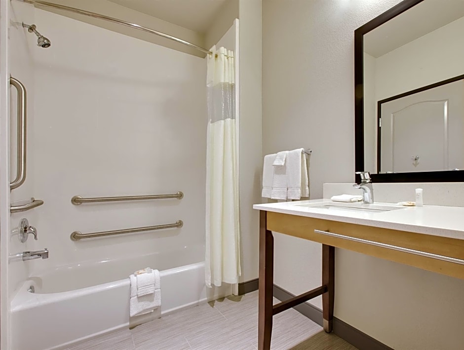 La Quinta Inn & Suites by Wyndham Andrews