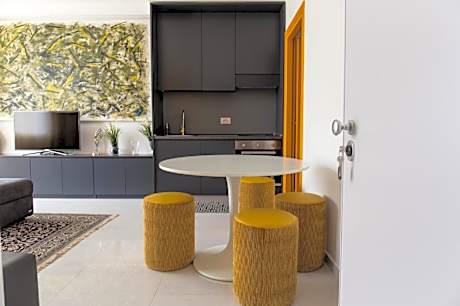 King Room with Roll-In Shower - Disability Access