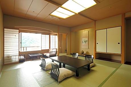 Japanese-Style Room with Open-Air Bath