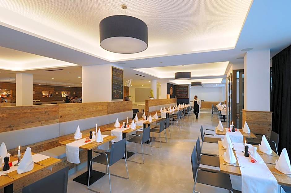 VI VADI HOTEL BAYER 89