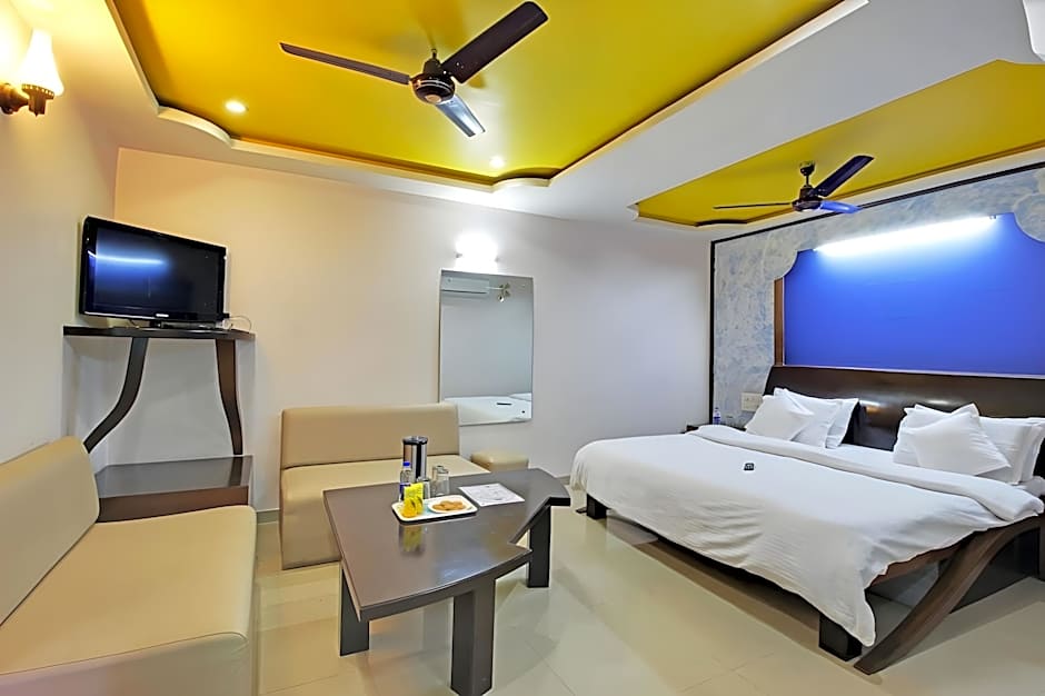 HOTEL ASHOKA (Nakki lake - 450 metre)