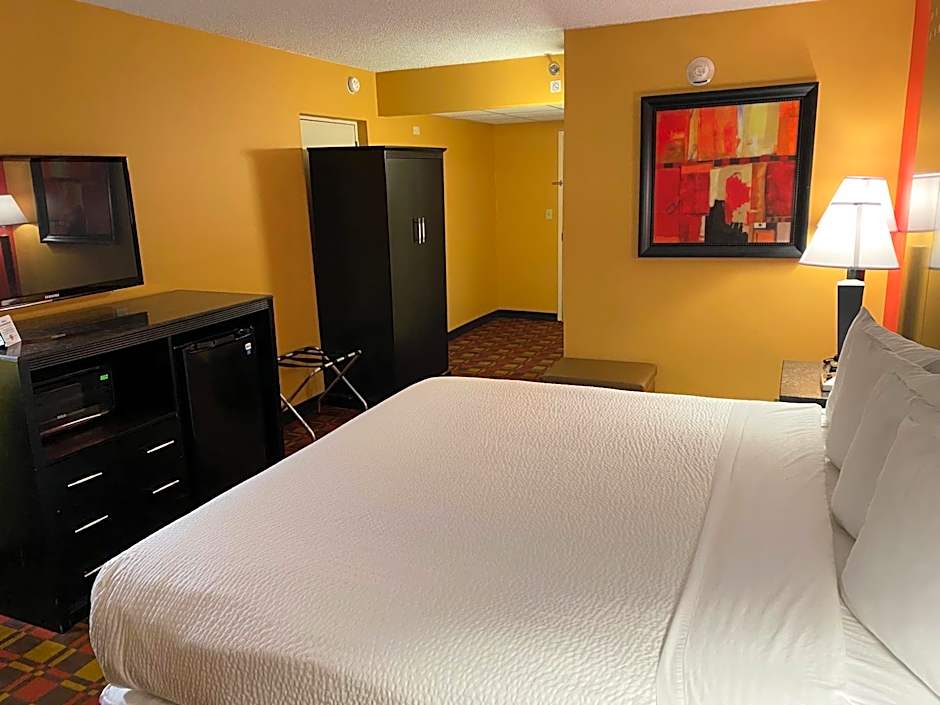 Ramada by Wyndham Rochelle Park Near Paramus