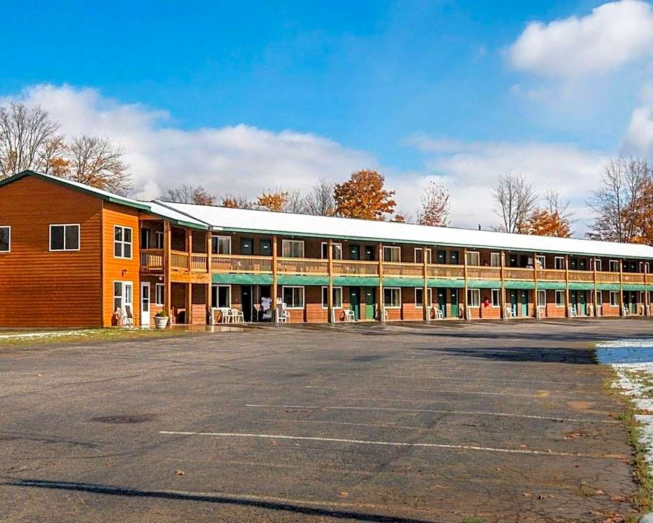 Quality Inn & Suites Munising