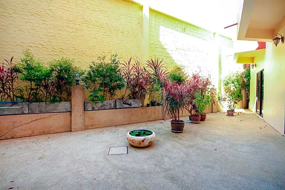 Ban Elephant Blanc Apartment