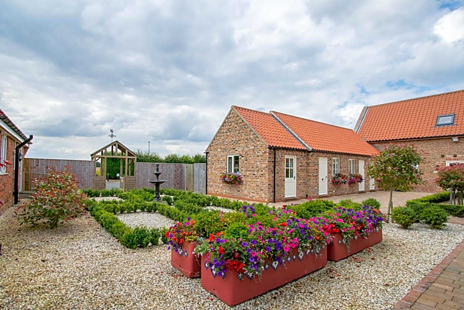 Meals Farm - Courtyard Room