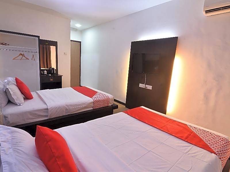 OYO 43960 Laksamana Executive & Boutique Hotel