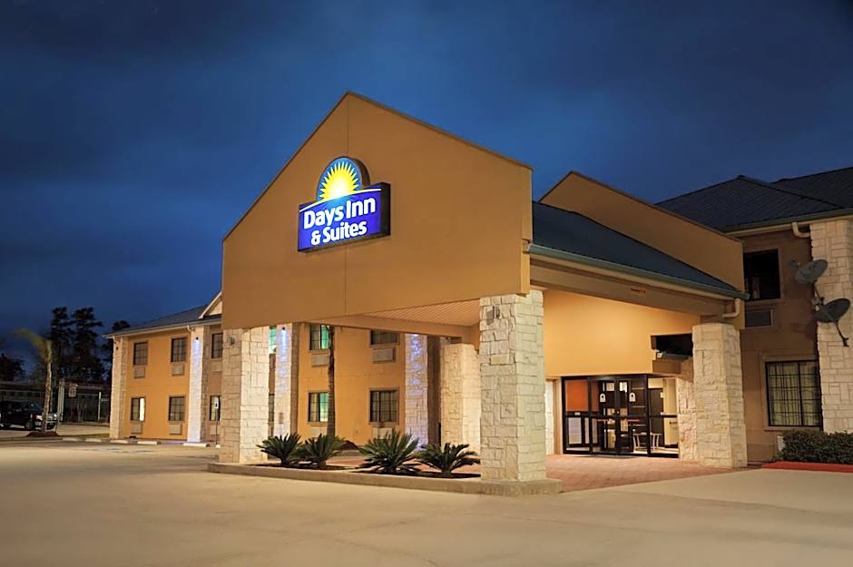 Days Inn & Suites by Wyndham Conroe North