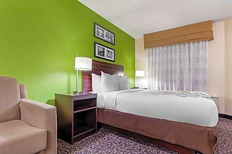 Queen Suite with Two Queen Beds - Non Smoking