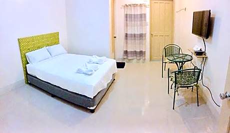 Dreamway House Bed & Breakfast