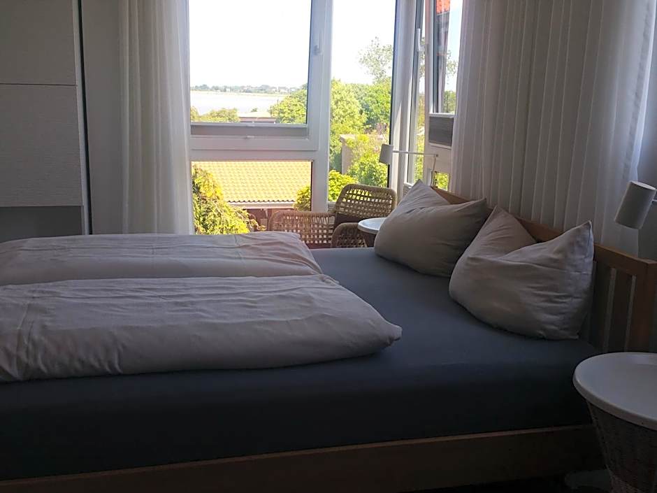 Haus Achtern Diek in erster Reihe am Meer