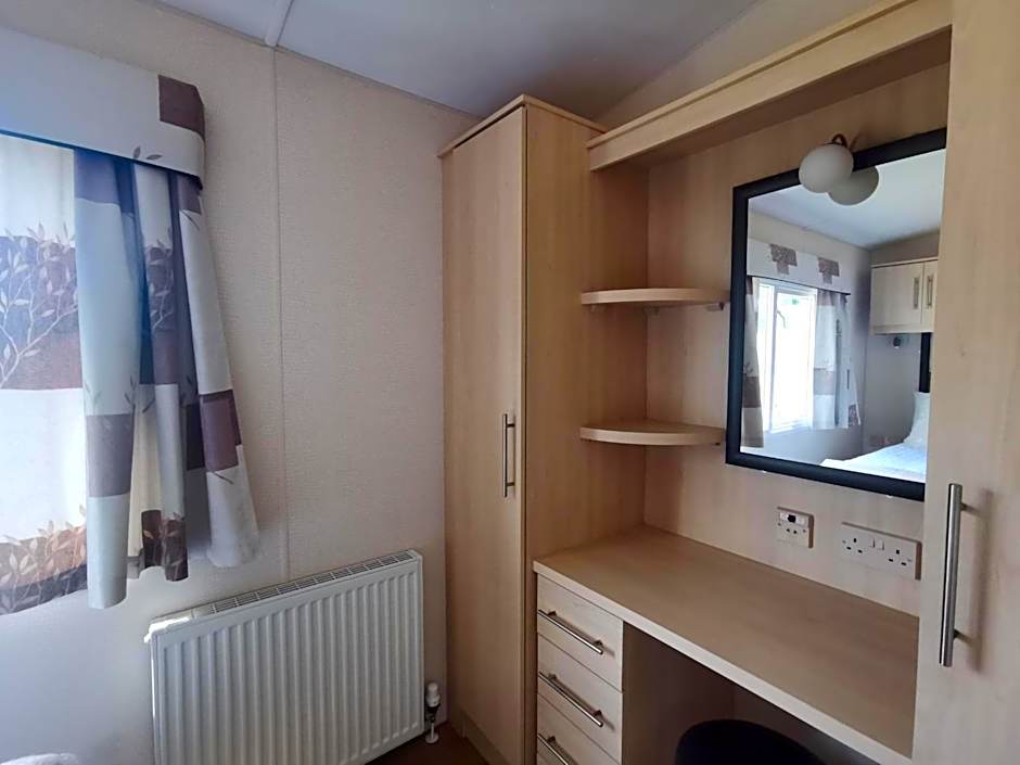 Snowdonia Holiday Sea Beach and Mountains view