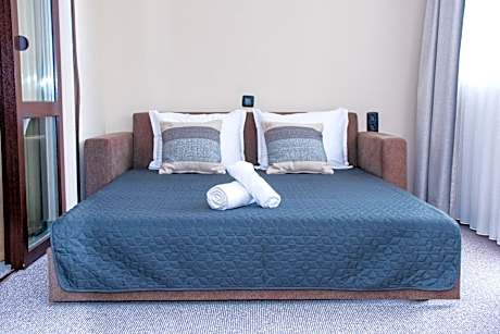 Deluxe Family Room with Balcony